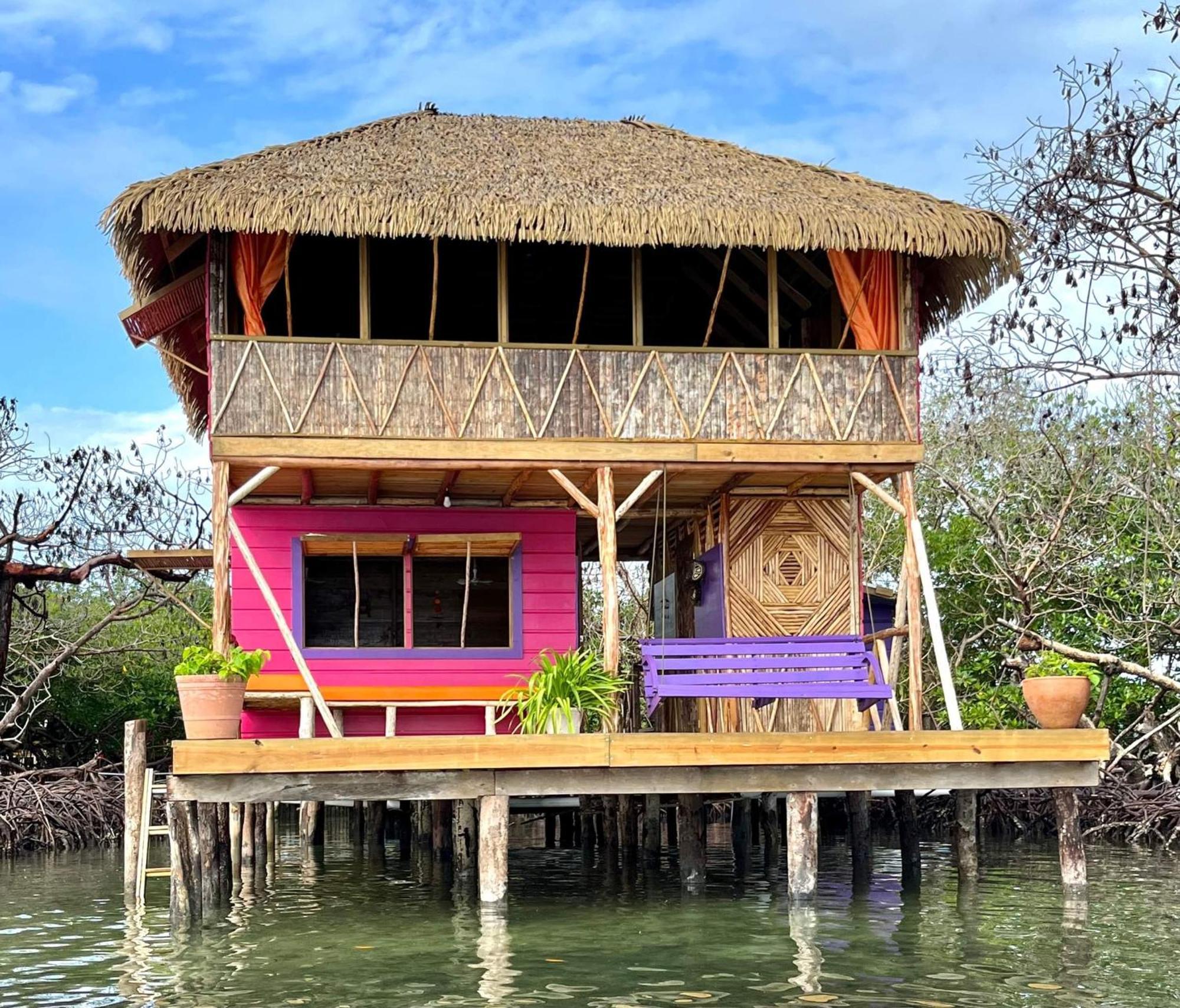Urraca Monkey Island Eco Resort (Adults Only) Пунта-Лаурель Экстерьер фото