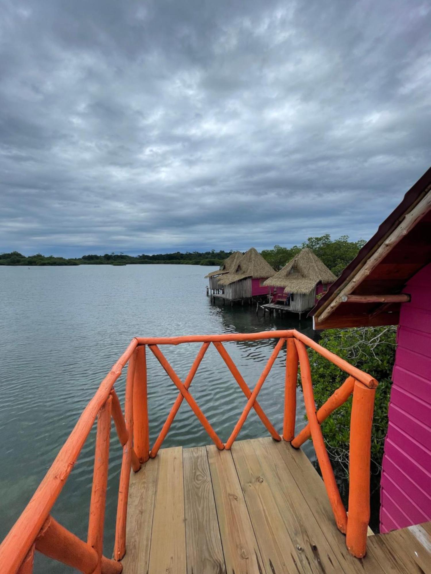 Urraca Monkey Island Eco Resort (Adults Only) Пунта-Лаурель Экстерьер фото