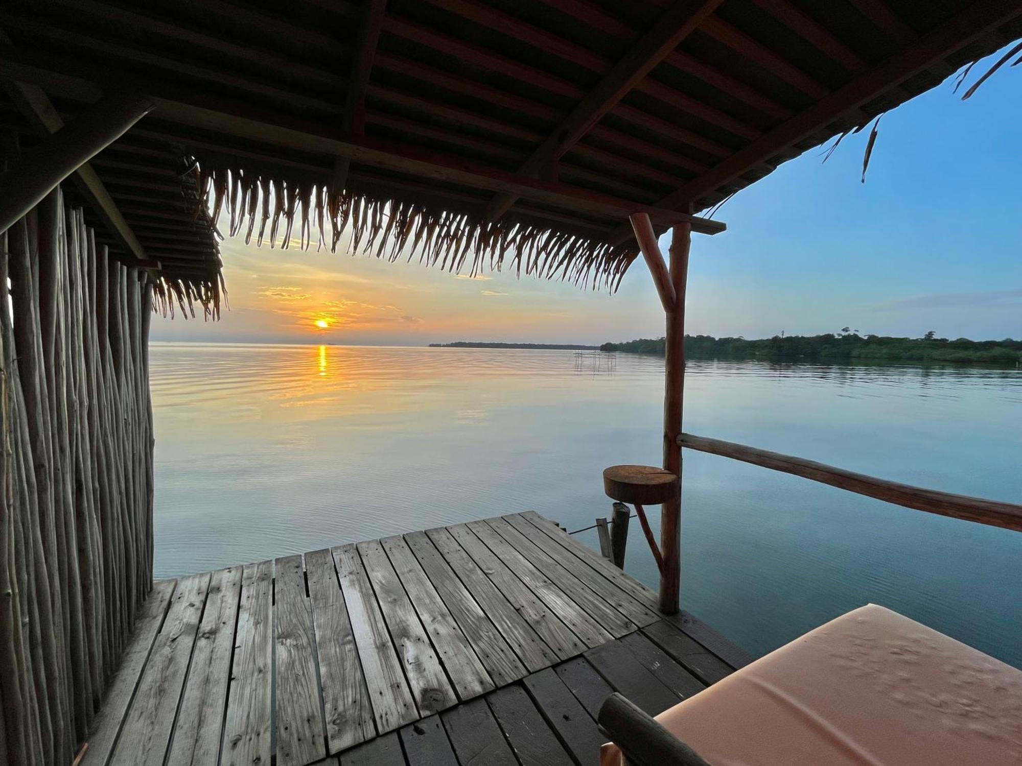 Urraca Monkey Island Eco Resort (Adults Only) Пунта-Лаурель Экстерьер фото