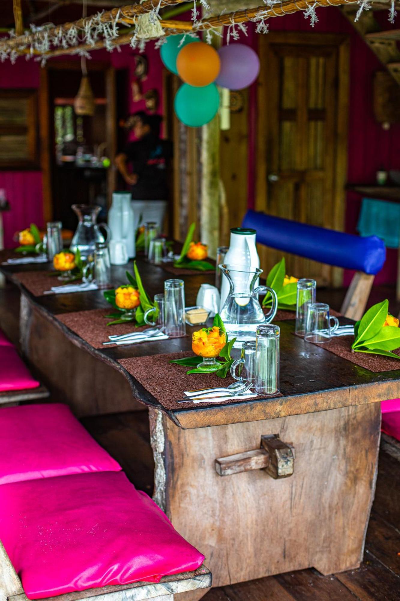Urraca Monkey Island Eco Resort (Adults Only) Пунта-Лаурель Экстерьер фото